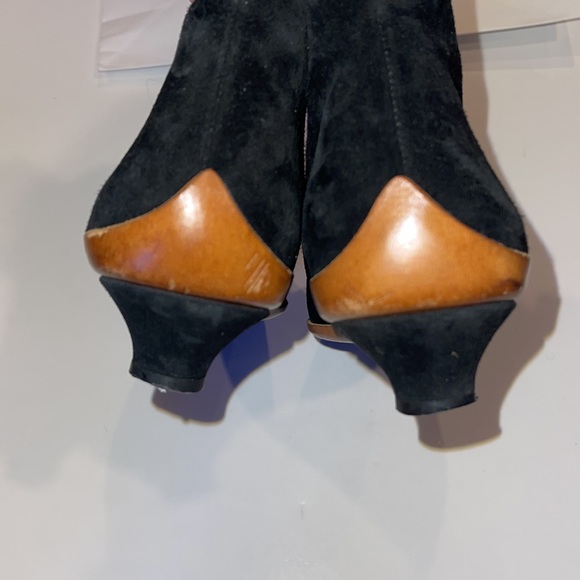Vintage Ferragamo black suede kitten heel booties - Picture 5 of 10